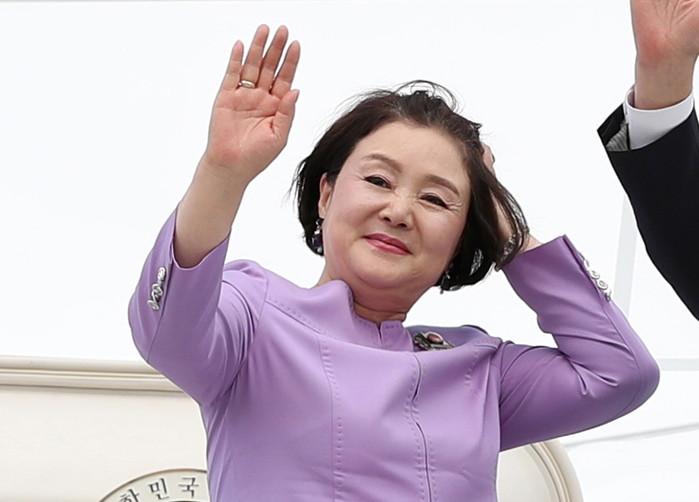 김정숙 여사, 삼성·롯데 등 기업인들 청와대로 불러 비공식 오찬 논란 '일파만파' < 정치일반 < 정치 < 기사본문 - 스페셜경제