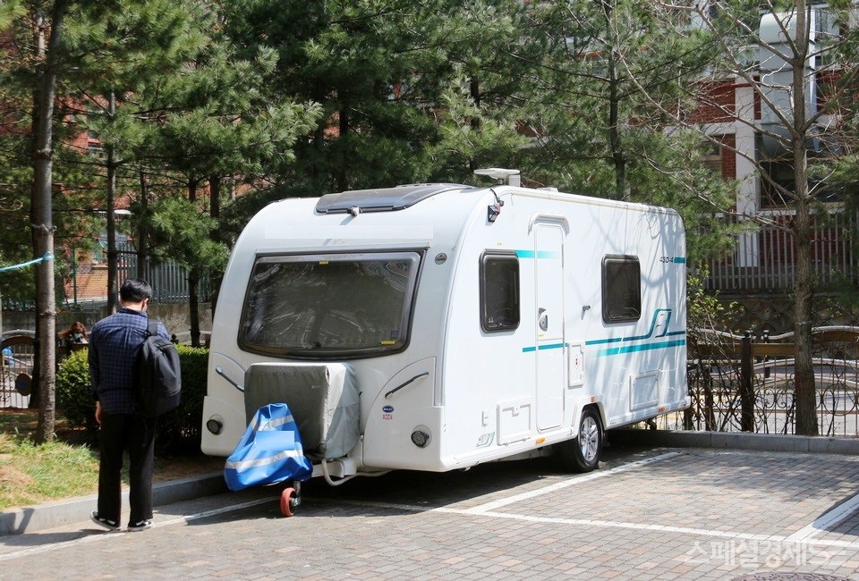 [김필수 교수의 으랏車] 자동차캠핑 알박기, 선진 자동차 문화 구축 계기로