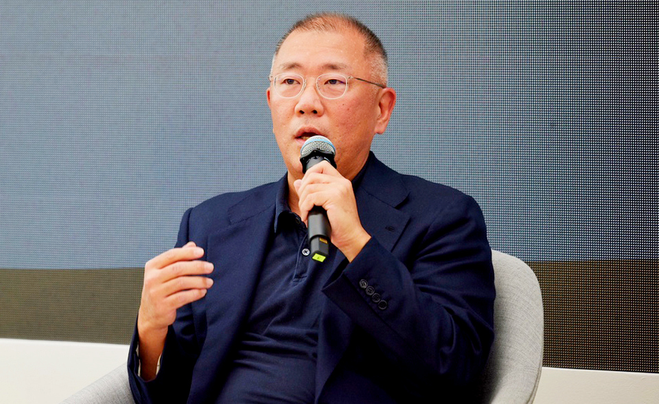 정의선 회장이 현대자동차그룹 싱가포르 글로벌 혁신센터 임직원과 120분간 대화했다. [사진=현대차그룹]