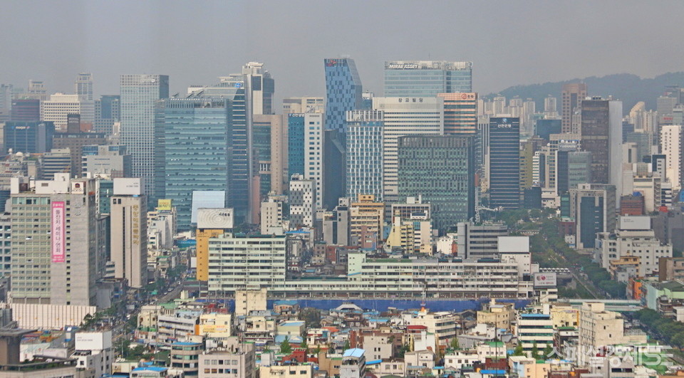 대기업과 금융, 증권사 등이 대거 자리한 서울 중구과 종로구 전경. [사진=스페셜경제]