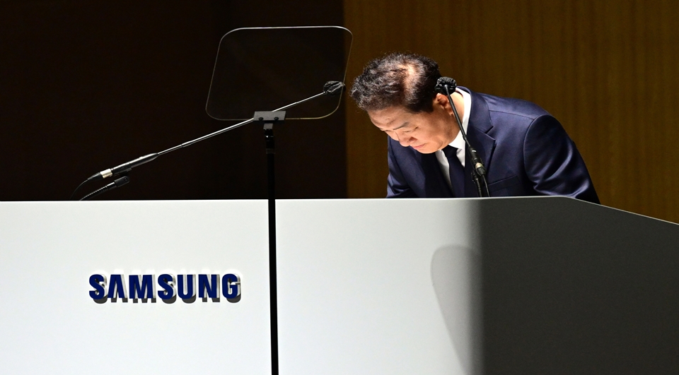 삼성전자 주총, 주주 성토 속 진행…한종희 부회장 '진심으로 사과'