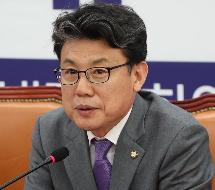 진성준 정책위의장