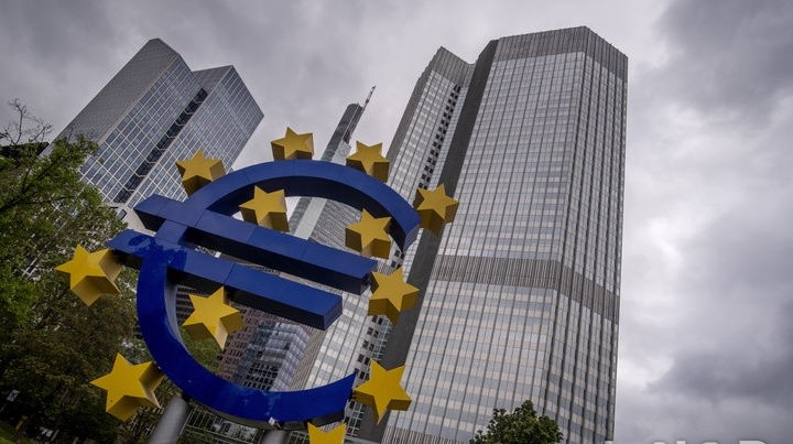  유로존 유로화 상징물. [사진=뉴시스]