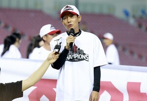 LG 트윈스, 2년 만에 정규리그 정상 복귀…극적인 우승 확정 순간