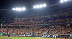 한화 vs 삼성, PO 격돌…가을야구 절정 향해 달린다