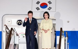 이재명 대통령 귀국…APEC 정상회의 릴레이 외교 본격화